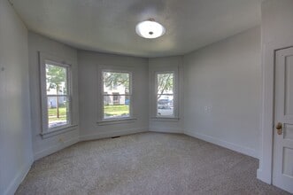 1804 15th Ave in Moline, IL - Building Photo - Building Photo