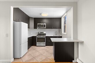 320 67th St in West New York, NJ - Building Photo - Building Photo