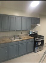15-10 B 12th St in Queens, NY - Building Photo
