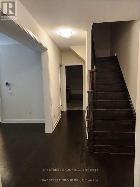 18 Military Cres in Brampton, ON - Building Photo