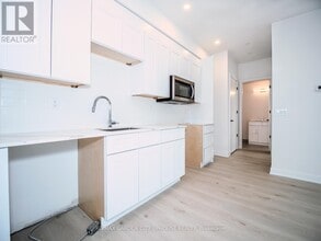 57 Carlisle St in St Catharines, ON - Building Photo - Building Photo