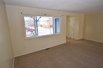 1640 Shenandoah Dr in Colorado Springs, CO - Building Photo - Building Photo