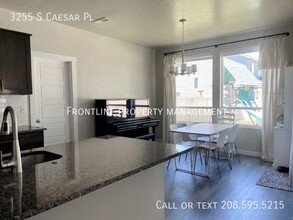 3255 S Caesar Pl in Meridian, ID - Building Photo - Building Photo