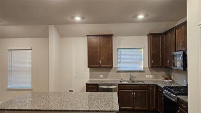 5005 Vly Frg Dr in Denton, TX - Building Photo - Building Photo