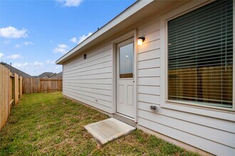 104 Pine Bend Ct in Magnolia, TX - Building Photo - Building Photo