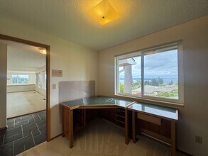 927 S 294th Pl in Federal Way, WA - Building Photo - Building Photo