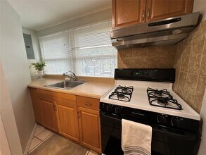 3 Partridge Ln in East Setauket, NY - Building Photo - Building Photo