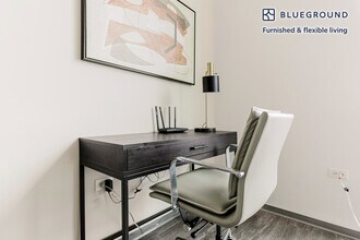 2340 N California Ave in Chicago, IL - Building Photo - Building Photo