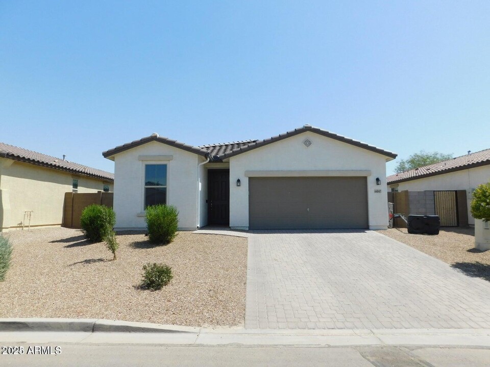 44047 W Palo Aliso Way in Maricopa, AZ - Building Photo