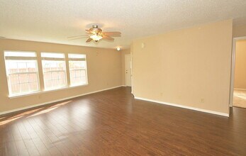 10356 Cotton Blossom Dr in Fishers, IN - Building Photo - Building Photo
