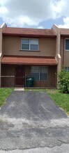 2763 NW 196th St in Miami Gardens, FL - Foto de edificio - Building Photo
