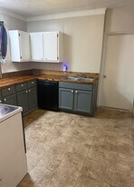 422 E Myrtle St in Philadelphia, MS - Building Photo