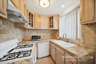 710 Westmount Dr in West Hollywood, CA - Building Photo - Building Photo