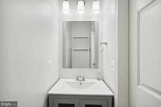 5104 Grimm Dr in Alexandria, VA - Building Photo - Building Photo
