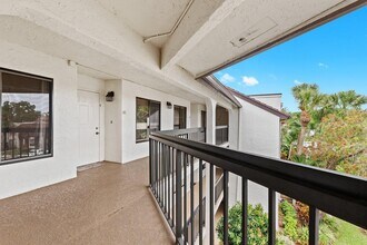 5380 Cedar Lake Dr, Unit 304 in Boynton Beach, FL - Building Photo - Building Photo