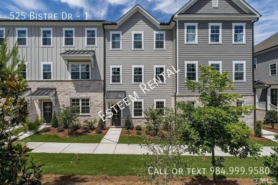 525 Bistre Dr in Cary, NC - Building Photo