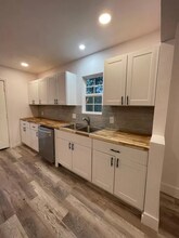 4027 W Vanderbilt Dr in Corpus Christi, TX - Building Photo - Building Photo