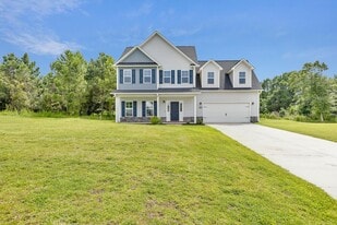 211 Purple Martin Dr in Hubert, NC - Building Photo