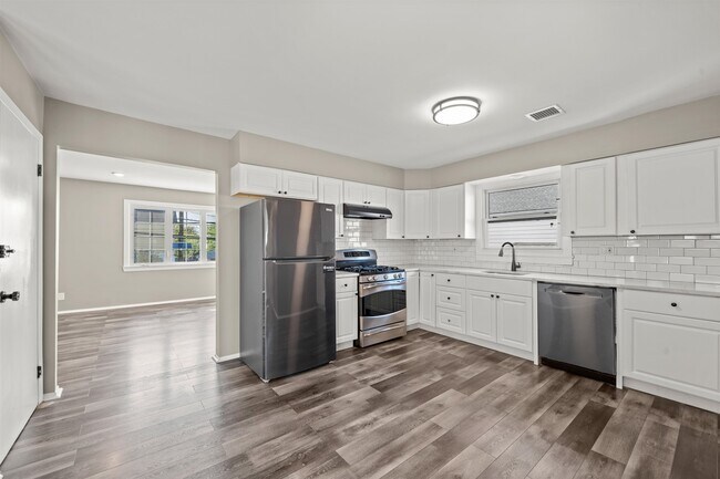 516 Ave E in Bayonne, NJ - Building Photo - Building Photo