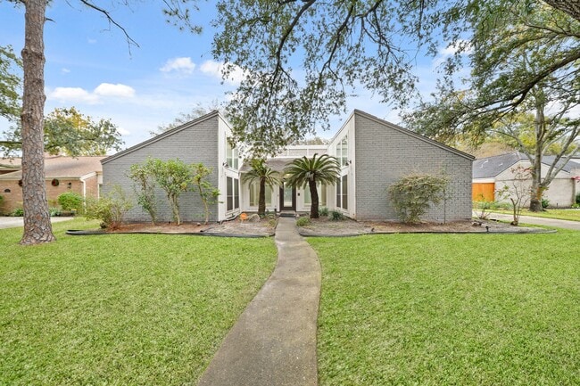 property at 11910 Pebble Rock Dr