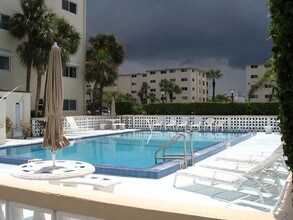 109 Paradise Harbour Blvd-Unit -515 in North Palm Beach, FL - Building Photo - Building Photo