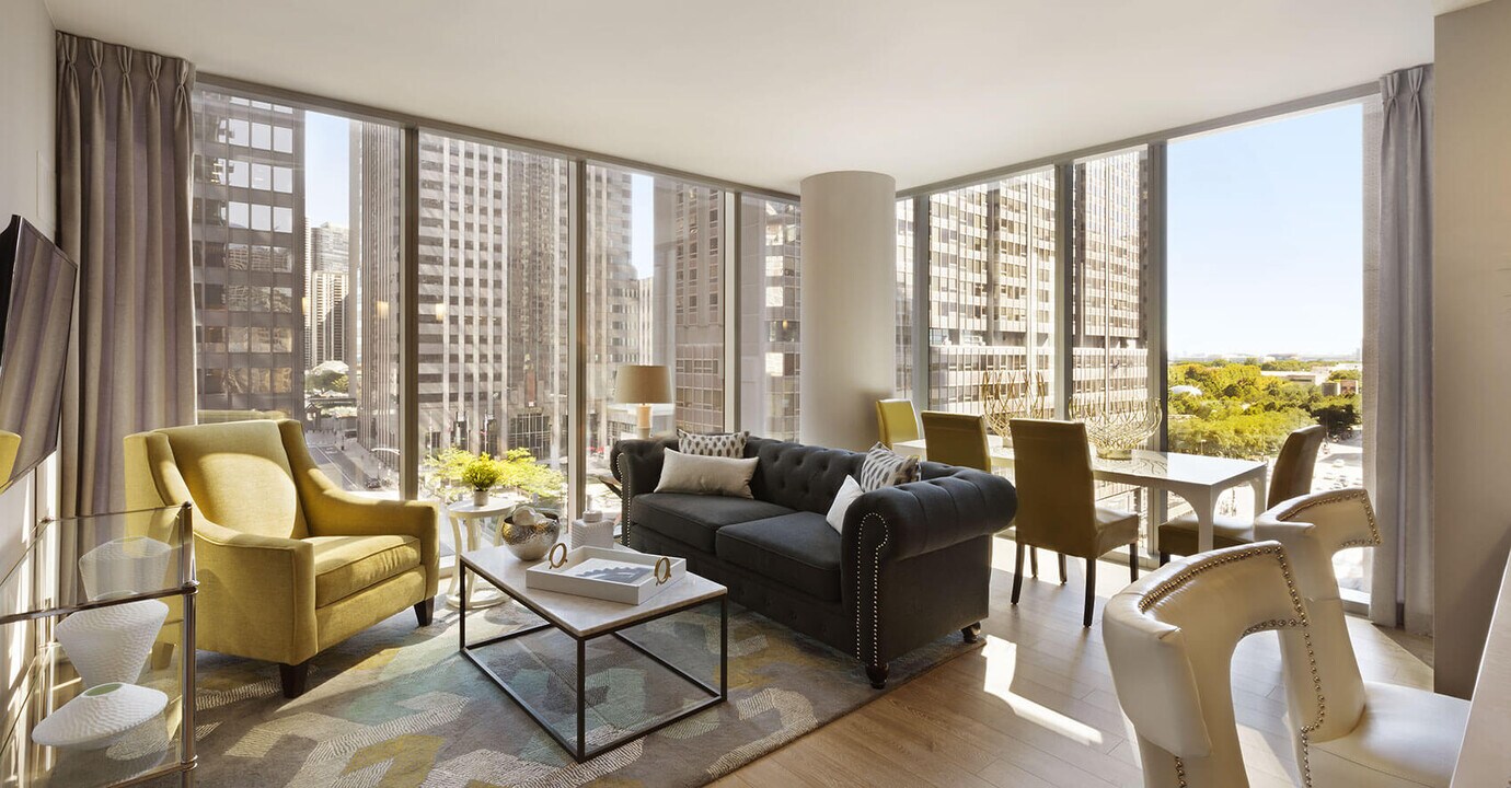 80 E Lake St in Chicago, IL - Building Photo