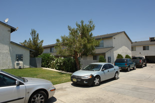 16378 Sequoia Ave in Hesperia, CA - Building Photo - Building Photo