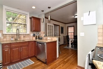 2408 Eardley Rd in University Heights, OH - Building Photo - Building Photo