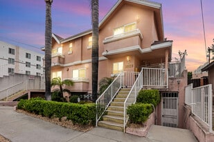 10128 Hillhaven Ave, Unit 105 in Tujunga, CA - Building Photo