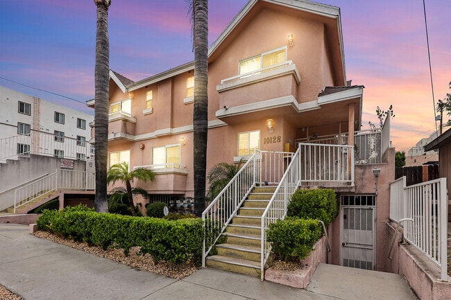 property at 10128 Hillhaven Ave