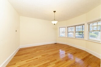 27 Garrison Ave in Somerville, MA - Building Photo - Building Photo