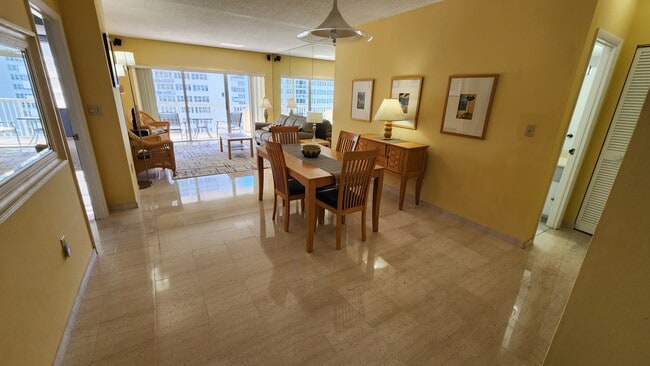 1980 S Ocean Dr, Unit 10A in Hallandale Beach, FL - Building Photo - Building Photo