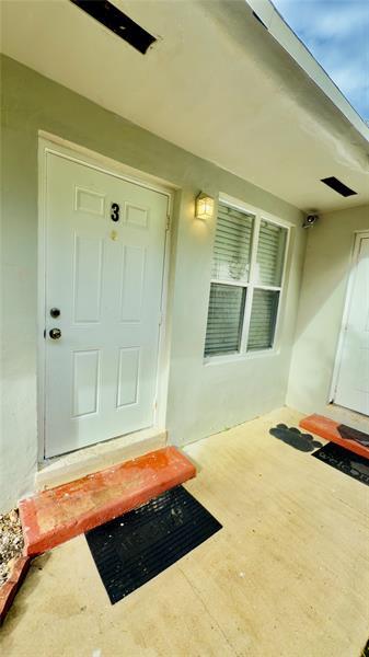 16021 NE 18th Pl in North Miami Beach, FL - Building Photo - Building Photo