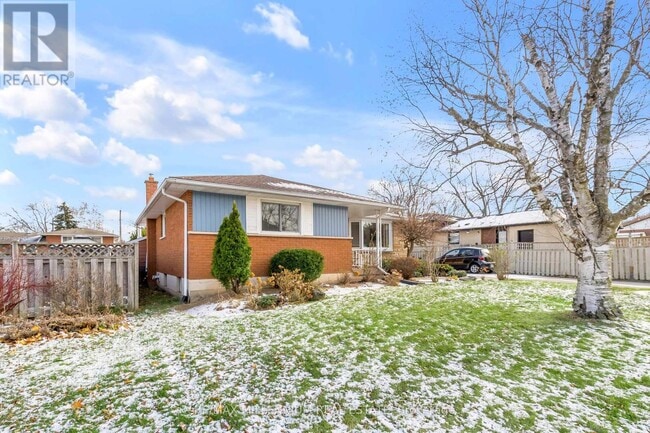 398 Kerman Ave in Grimsby, ON - Building Photo - Building Photo