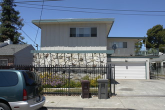 3055 Curran Ave in Oakland, CA - Foto de edificio - Building Photo