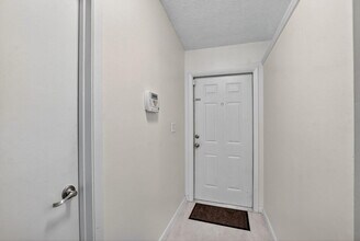 18715 Candlewick Dr in Boca Raton, FL - Foto de edificio - Building Photo