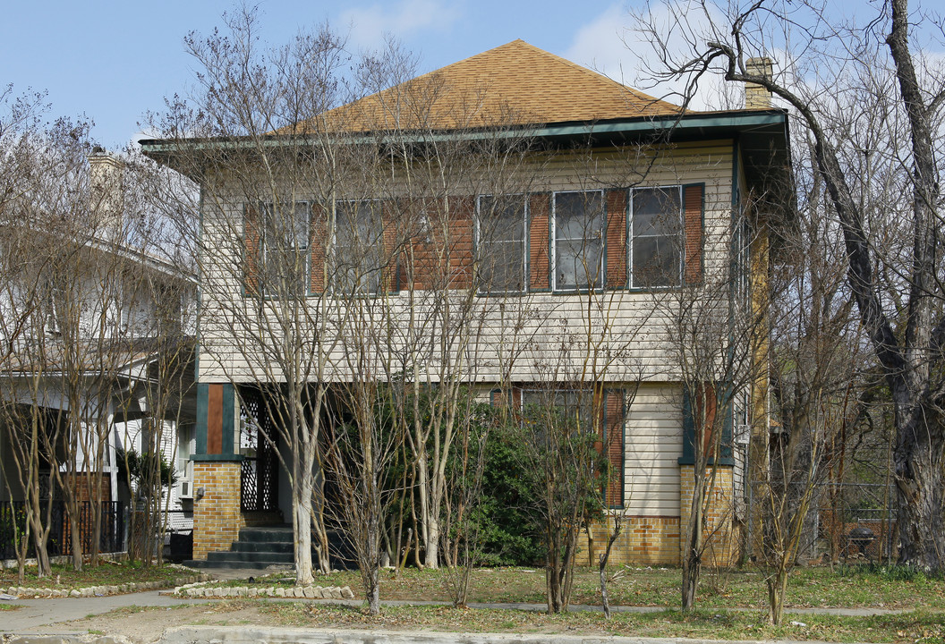 4 Plex in San Antonio, TX - Building Photo