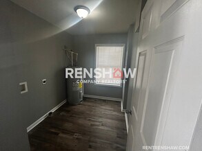 157 Cloverdale St in Jackson, TN - Building Photo - Building Photo