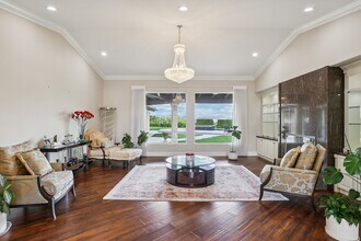 27048 Triumph Ave in Santa Clarita, CA - Foto de edificio - Building Photo