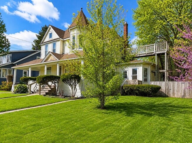 129 Helen St in Binghamton, NY - Building Photo - Building Photo