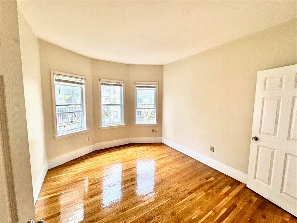 6 Calder St in Boston, MA - Building Photo