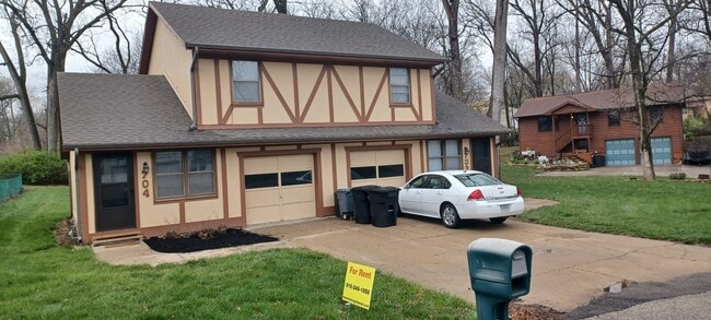 property at 704 S 40th St