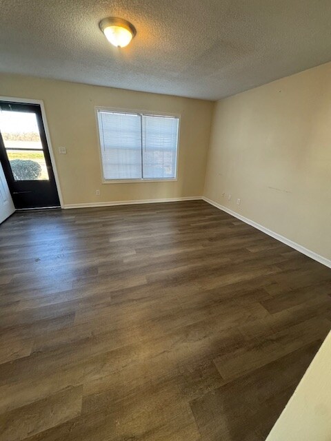 1230 Pleasant Valley Rd in Union City, TN - Building Photo - Building Photo