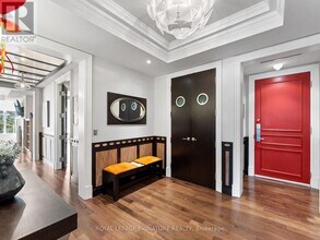155 St Clair Ave W in Toronto, ON - Building Photo - Building Photo