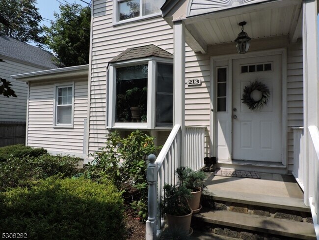 213 Holmes St-Unit -1 in Boonton, NJ - Building Photo - Building Photo