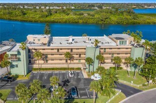 18201 Gulf Blvd in Redington Shores, FL - Building Photo