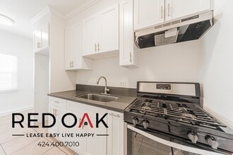 2749 San Marino St in Los Angeles, CA - Building Photo - Building Photo