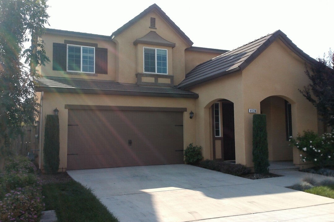 4174 Richmond Ave in Clovis, CA - Building Photo