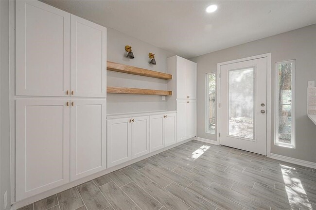 property at 6 N Waxberry Rd