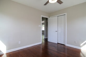 1005 Green St in Warner Robins, GA - Foto de edificio - Building Photo